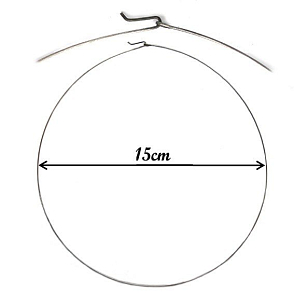 Obojkový drát pr. 15cm. Barva stříbrná.