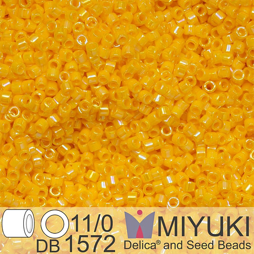 Korálky Miyuki Delica 11/0. Barva Opaque Canary AB DB1572. Balení 5g.