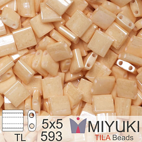 Korálky MIYUKI tvar TILA BEADS velikost 5x5mm. Barva TL 593 Light Caramel Ceylon. Balení 5g.