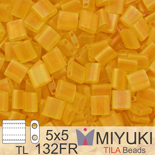 Korálky MIYUKI tvar TILA BEADS velikost 5x5mm. Barva TL-132FR Transparent Lt. Topaz AB. Balení 5g.