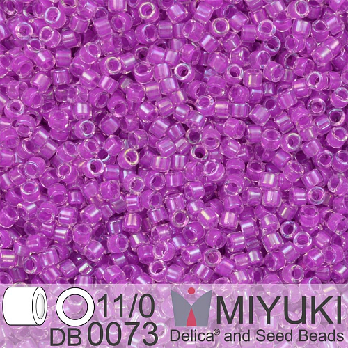 Korálky Miyuki Delica 11/0. Barva Magenta Lined Crystal AB DB0073. Balení 5g.