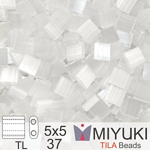 Korálky MIYUKI tvar TILA BEADS velikost 5x5mm. Barva TL-37 Crystal Silk Satin. Balení 5g.