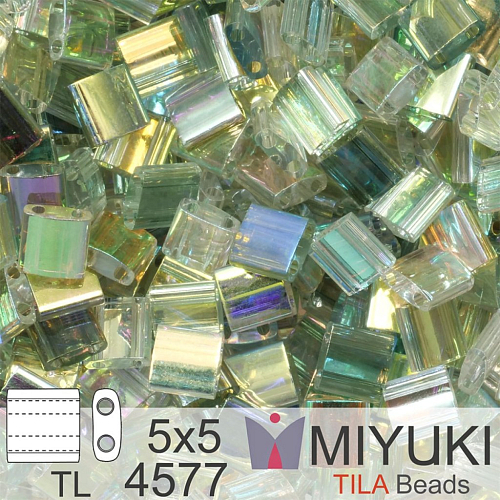 Korálky MIYUKI tvar TILA BEADS velikost 5x5mm. Barva TL-4577 Crystal Green Rainbow. Balení 5g.