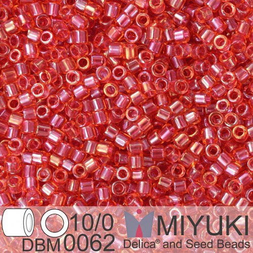 Korálky Miyuki Delica 10/0. Barva Lt Cranberry Lined Topaz Luster DBM0062. Balení 5g.