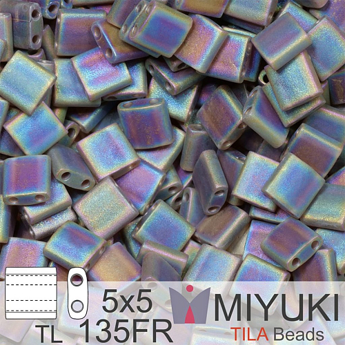 Korálky MIYUKI tvar TILA BEADS velikost 5x5mm. Barva TL 135FR Matte Transparent Root Beer AB. Balení 5g.